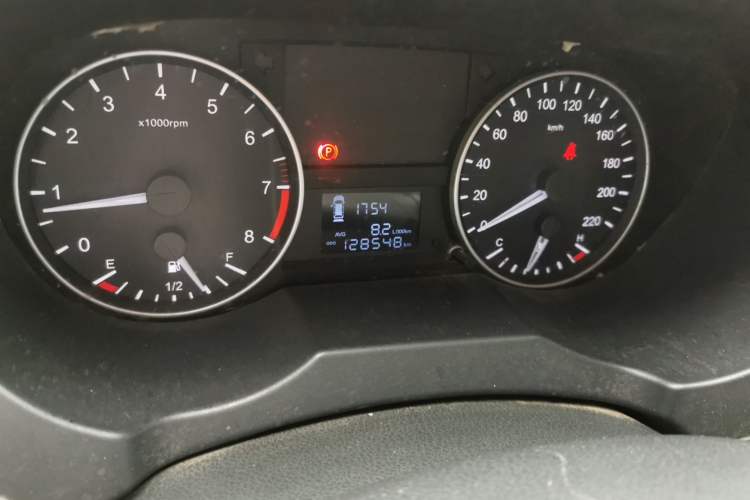 Used JAC Refine M3 2019 PLUS Maker Edition 1.8L Luxury Model Odometer Close Up