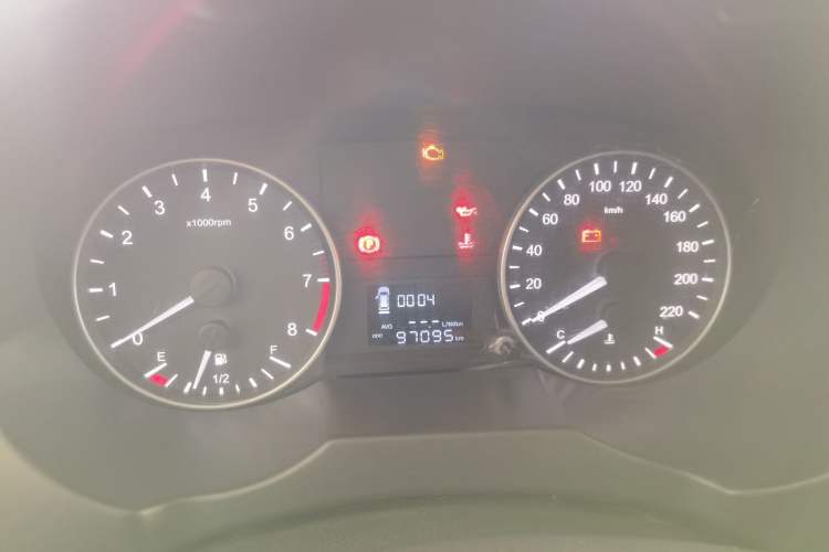 Used JAC Refine M3 2019 PLUS IKEA Edition 1.8L Luxury Model Odometer Close Up
