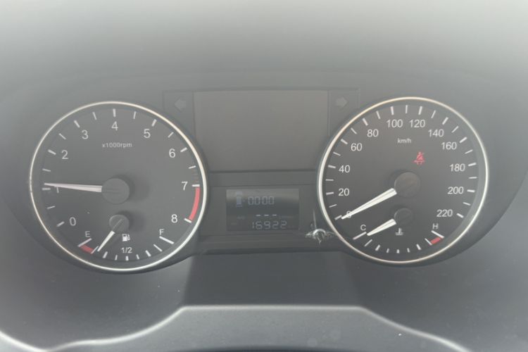Used JAC Refine M3 2019 PLUS Maker Edition 1.8L Luxury Model Odometer Close Up