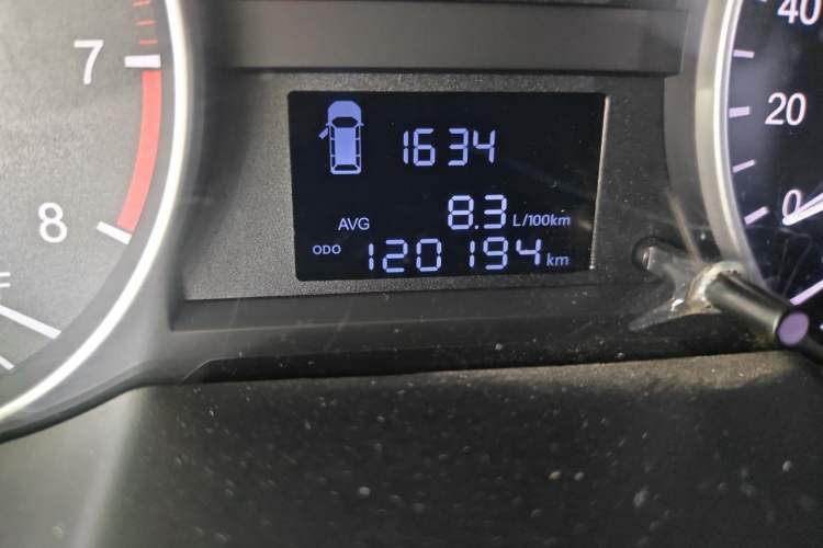 Used JAC Refine M3 2019 IKEA Edition 1.8L Luxury Smart Model Odometer Close Up