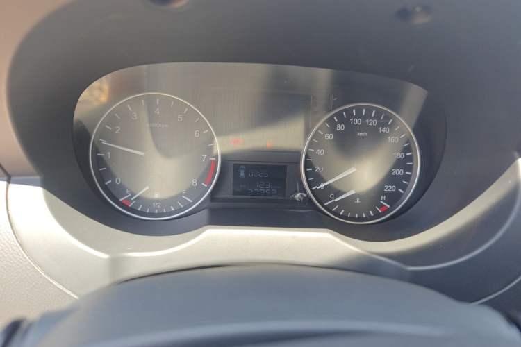 Used JAC Refine M3 2019 1.8L 5-Seater Express Edition Odometer Close Up