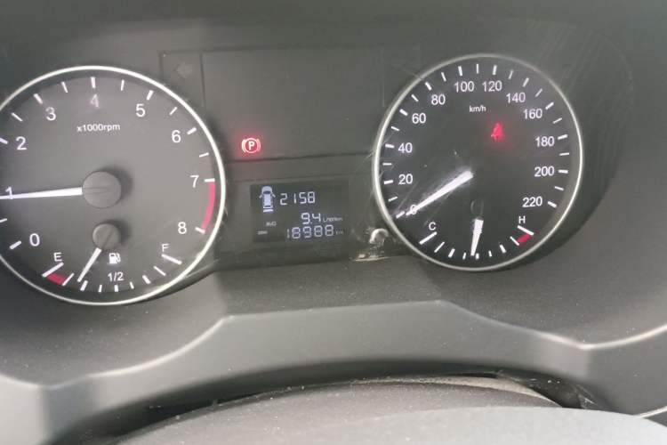 Used JAC Refine M3 2019 PLUS Maker Edition 1.8L Luxury Model Odometer Close Up