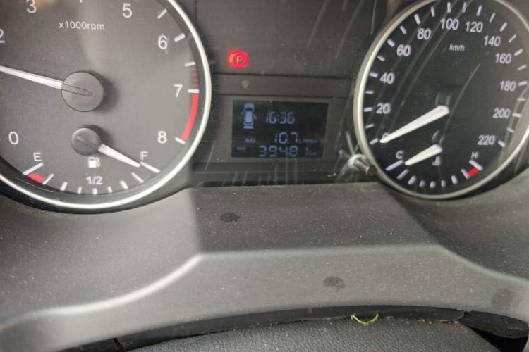 Used JAC Refine M3 2019 Creator Edition 1.8L Luxury Model Odometer Close Up