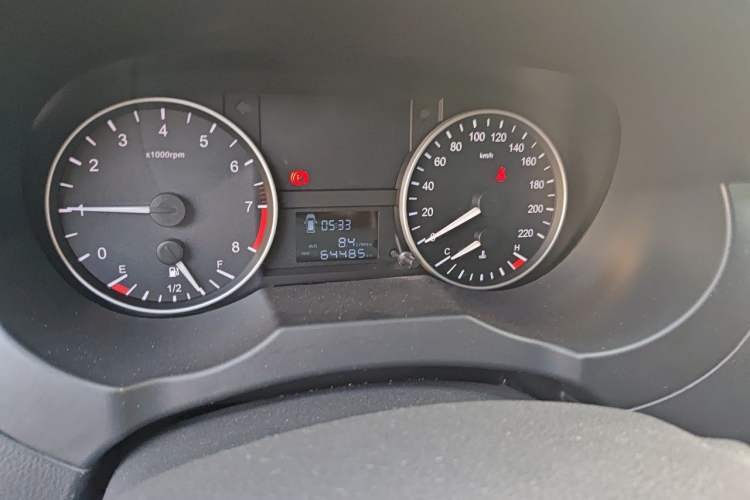 Used JAC Refine M3 2019 PLUS Maker Edition 1.8L Luxury Model Odometer Close Up