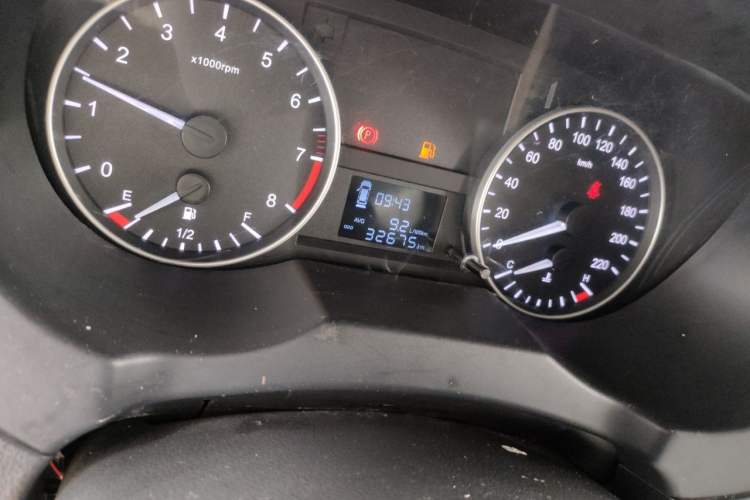 Used JAC Refine M3 2019 PLUS IKEA Edition 1.8L Luxury Model Odometer Close Up