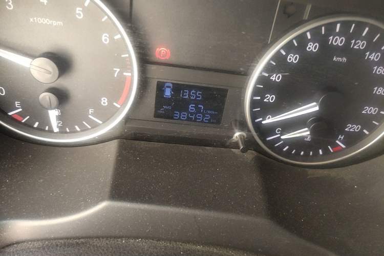 Used JAC Refine M3 2019 Creator Edition 1.8L Luxury Model Odometer Close Up