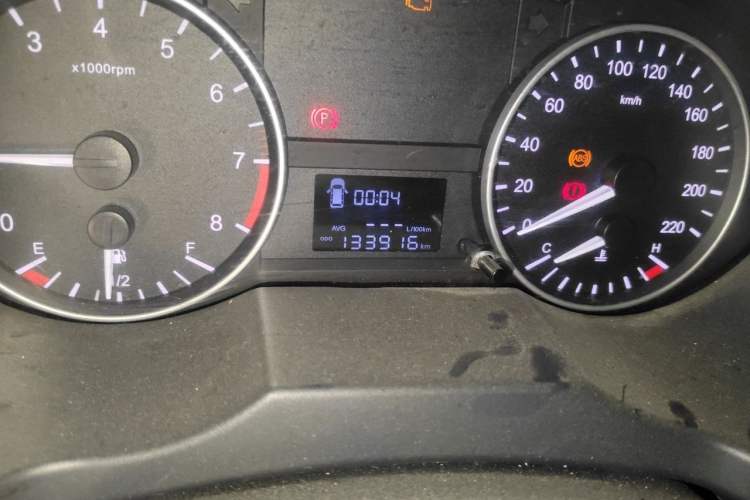 Used JAC Refine M3 2019 PLUS Maker Edition 1.8L Luxury Model Odometer Close Up