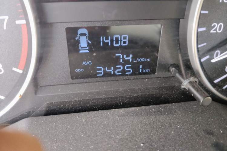 Used JAC Refine M3 2019 Creator Edition 1.8L Luxury Model Odometer Close Up