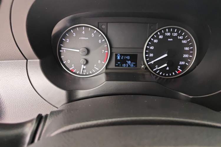 Used JAC Refine M3 2019 PLUS Maker Edition 1.8L Luxury Model Odometer Close Up