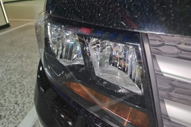 Used JAC Refine M3 2019 Creator Edition 1.8L Luxury Model Right Front Headlight