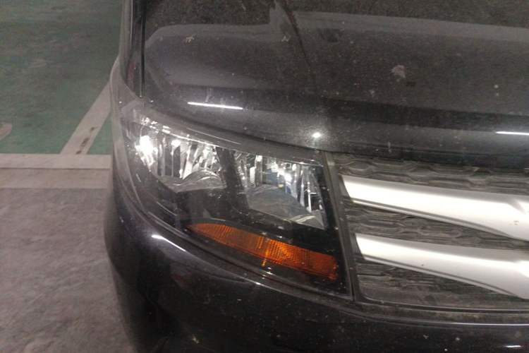 Used JAC Refine M3 2019 PLUS Maker Edition 1.8L Luxury Model Right Front Headlight