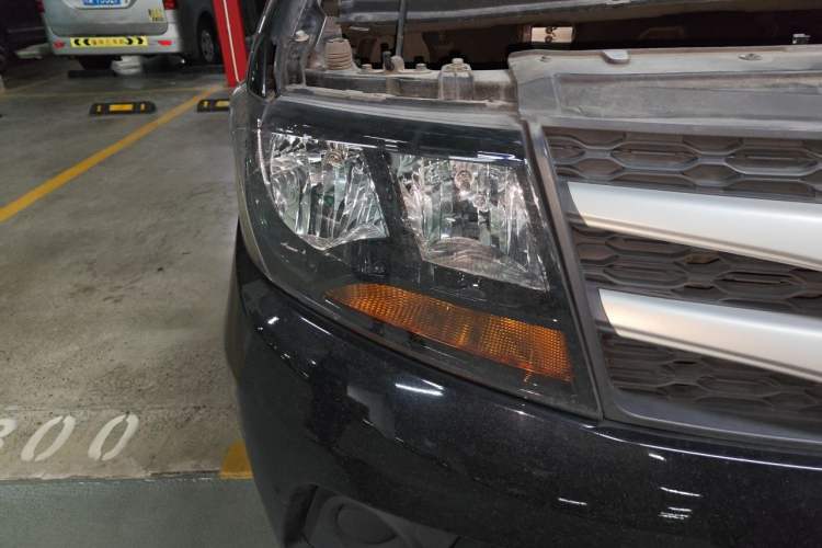 Used JAC Refine M3 2019 Creator Edition 1.8L Luxury Model Right Front Headlight