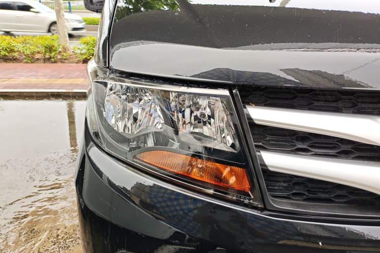 Used JAC Refine M3 2019 1.8L 5-Seater Express Edition Right Front Headlight