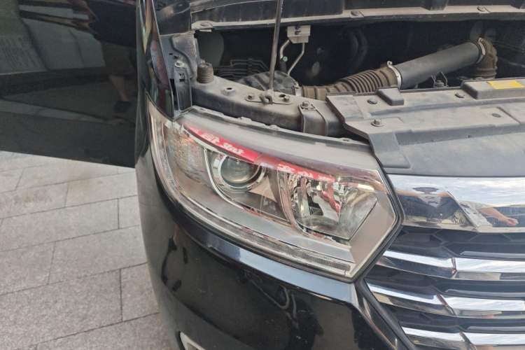 Used JAC Refine M3 2019 IKEA Edition 1.8L Luxury Smart Model Right Front Headlight