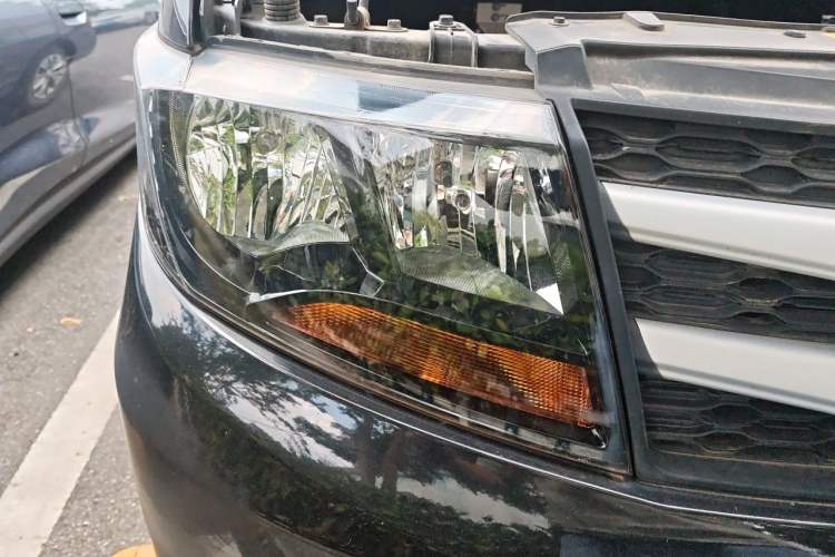 Used JAC Refine M3 2019 Creator Edition 1.8L Luxury Model Right Front Headlight