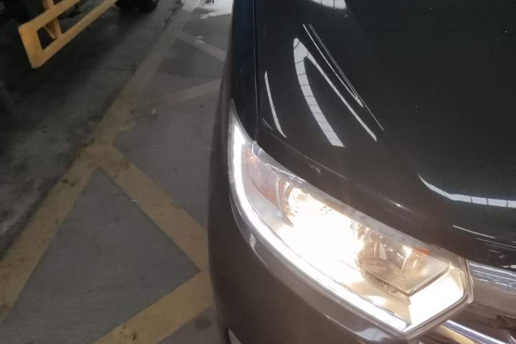 Used JAC Refine M3 2019 IKEA Edition 1.5T Luxury Smart Model Right Front Headlight