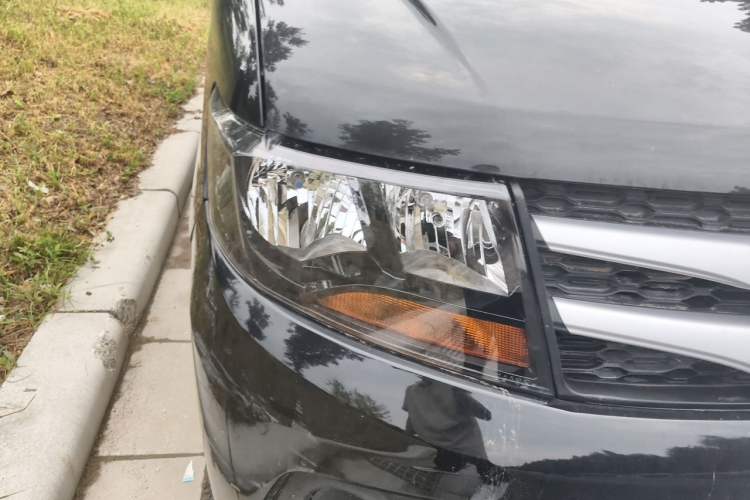 Used JAC Refine M3 2019 PLUS Maker Edition 1.8L Luxury Model Right Front Headlight