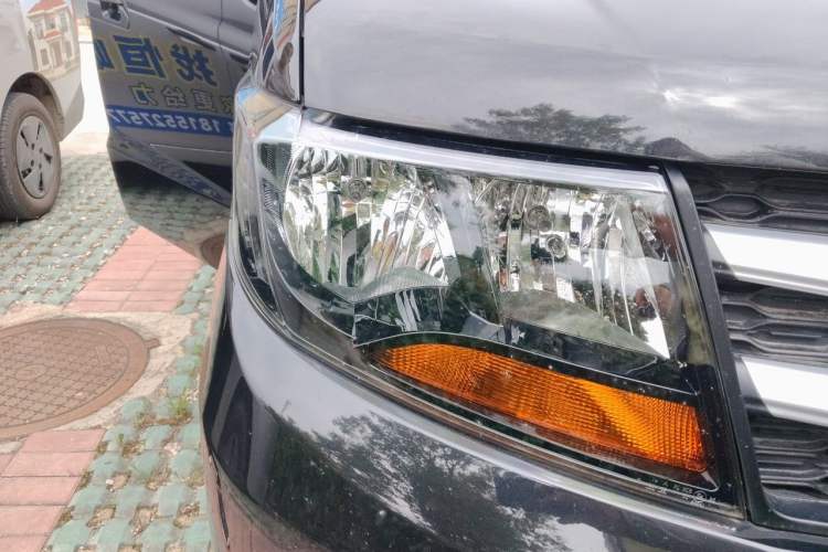 Used JAC Refine M3 2019 Creator Edition 1.8L Luxury Model Right Front Headlight