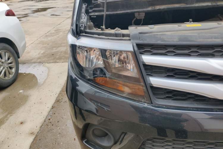 Used JAC Refine M3 2019 PLUS Maker Edition 1.8L Luxury Smart Model with 9 Seats Right Front Headlight