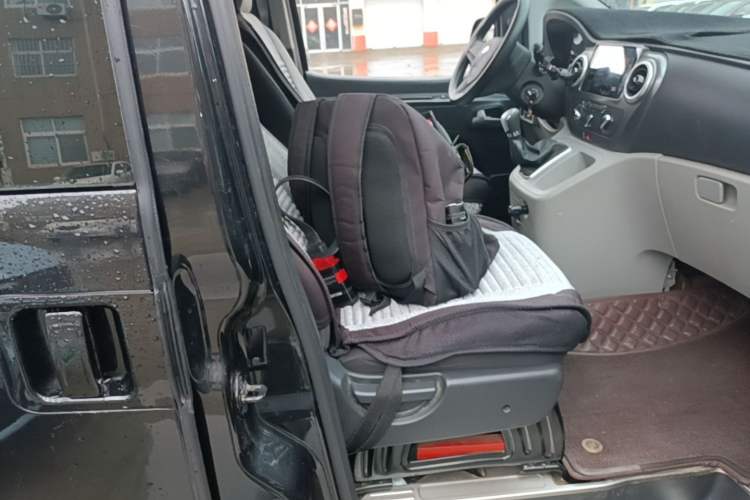 Used JAC Refine M3 2019 Creator Edition 1.8L Luxury Model Right Front Seat