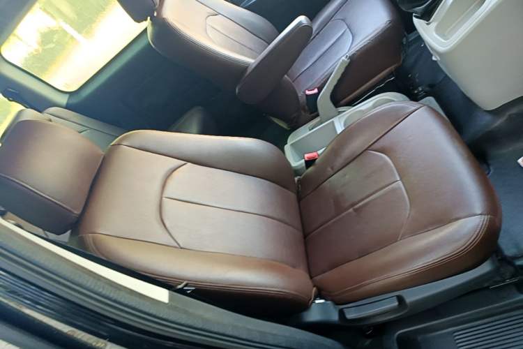 Used JAC Refine M3 2019 Creator Edition 1.8L Luxury Model Right Front Seat