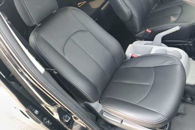 Used JAC Refine M3 2019 PLUS Maker Edition 1.8L Luxury Model Right Front Seat