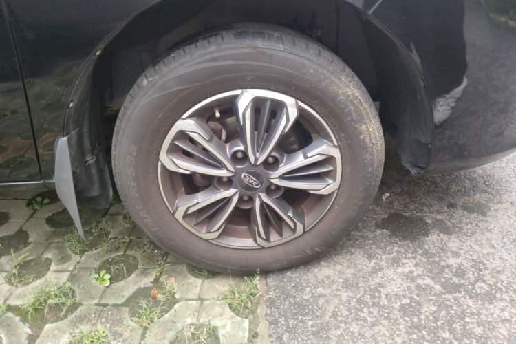 Used JAC Refine M3 2019 IKEA Edition 1.8L Luxury Smart Model Right Front Wheel Hub