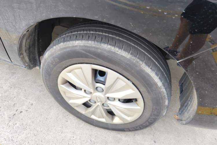 Used JAC Refine M3 2019 Creator Edition 1.8L Luxury Model Right Front Wheel Hub