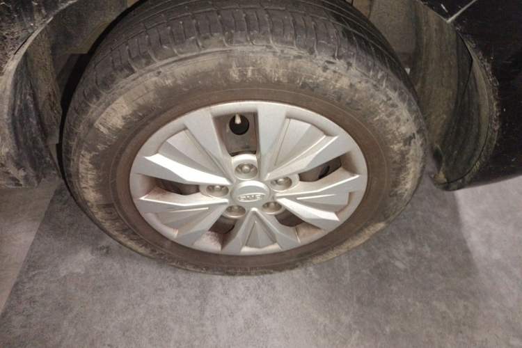 Used JAC Refine M3 2019 PLUS Maker Edition 1.8L Luxury Model Right Front Wheel Hub