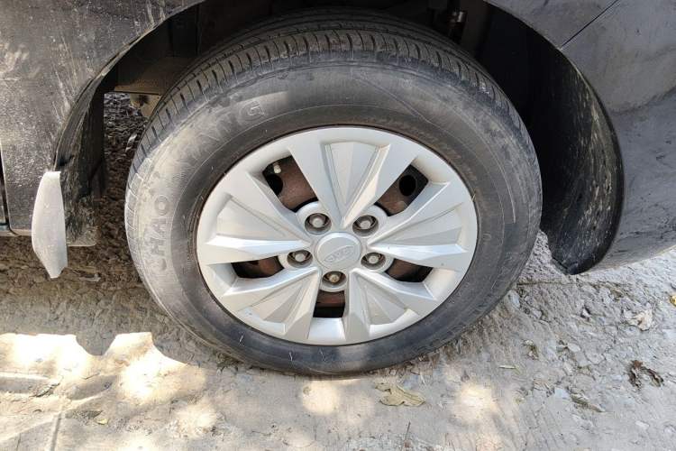 Used JAC Refine M3 2019 Creator Edition 1.8L Luxury Model Right Front Wheel Hub