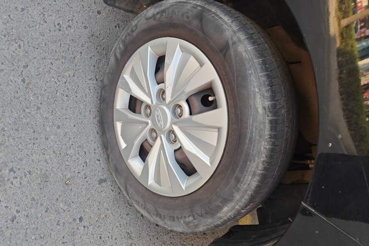 Used JAC Refine M3 2019 1.8L 5-Seater Express Edition Right Front Wheel Hub
