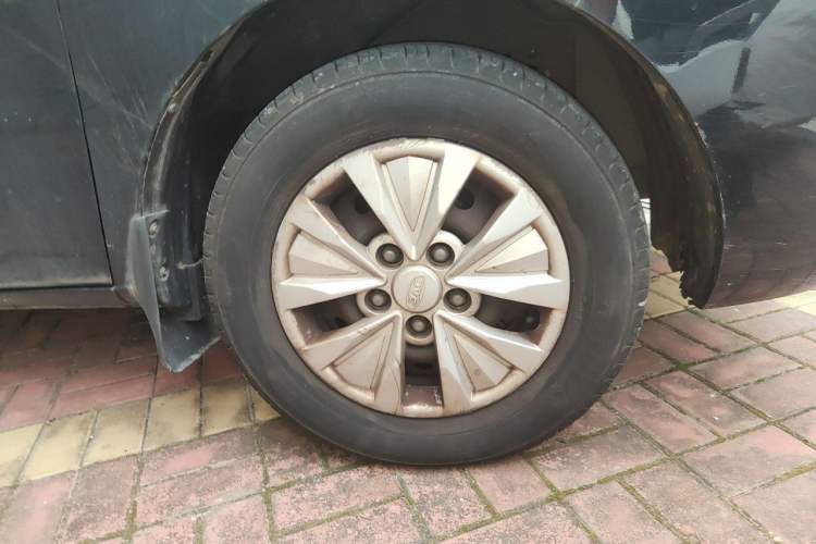 Used JAC Refine M3 2019 Creator Edition 1.8L Luxury Model Right Front Wheel Hub