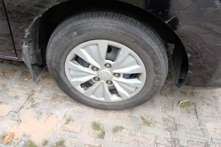 Used JAC Refine M3 2019 IKEA Edition 1.6L Luxury Model Right Front Wheel Hub