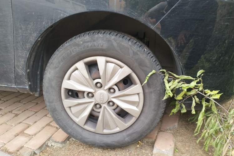 Used JAC Refine M3 2019 PLUS Maker Edition 1.8L Luxury Model Right Front Wheel Hub