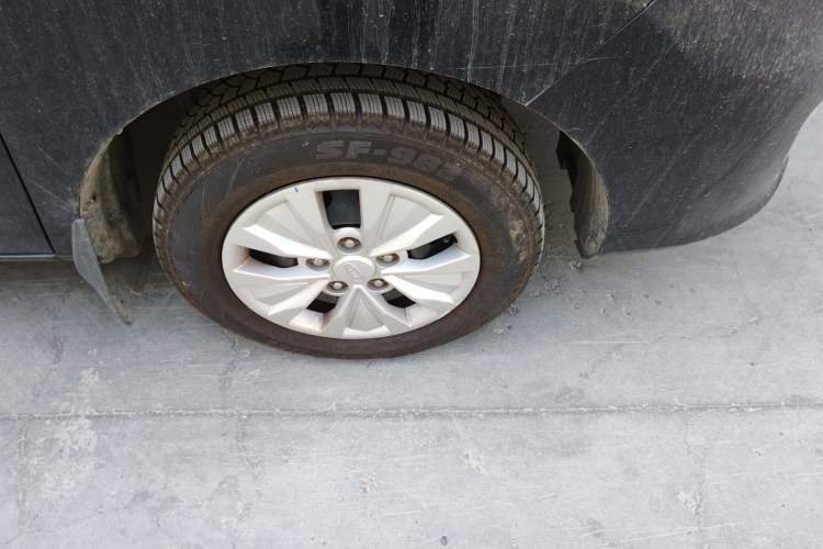 Used JAC Refine M3 2019 IKEA Edition 1.8L Luxury Model Right Front Wheel Hub
