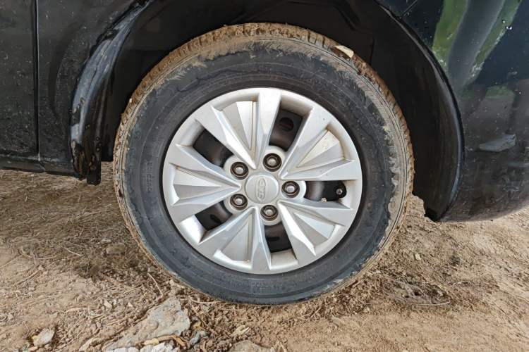 Used JAC Refine M3 2019 PLUS Maker Edition 1.8L Luxury Model Right Front Wheel Hub