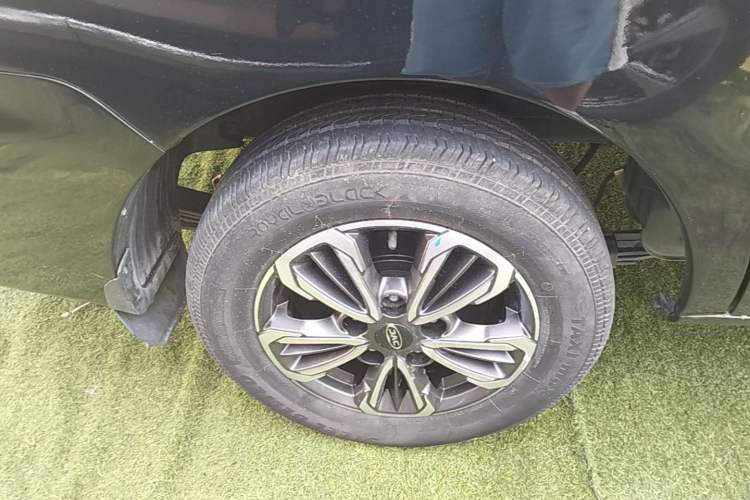 Used JAC Refine M3 2019 IKEA Edition 1.8L Luxury Smart Model Right Rear Wheel Hub