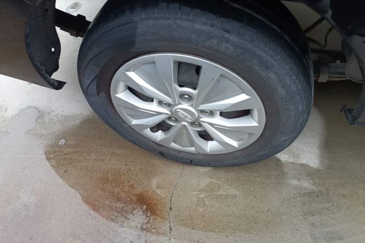 Used JAC Refine M3 2019 Creator Edition 1.8L Luxury Model Right Rear Wheel Hub
