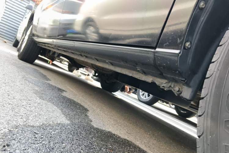 Used JAC Refine M3 2019 PLUS Maker Edition 1.8L Luxury Model Right Side Sill