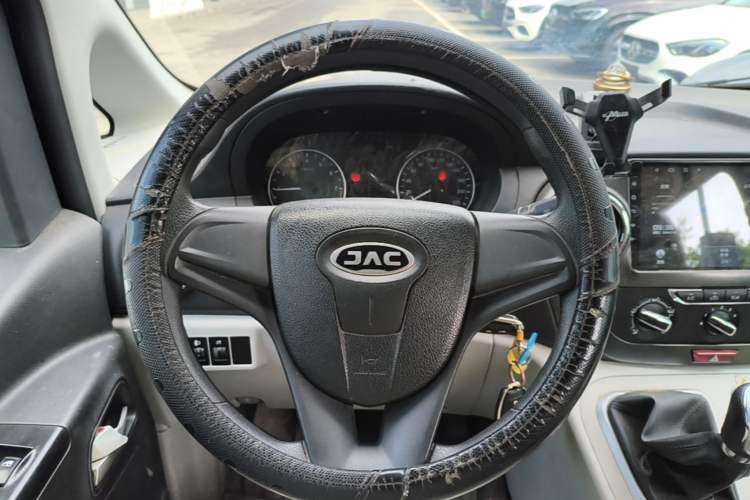 Used JAC Refine M3 2019 PLUS IKEA Edition 1.8L Luxury 9-Seater Steering Wheel
