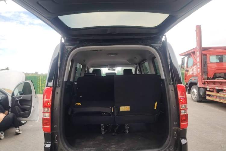 Used JAC Refine M3 2019 Creator Edition 1.8L Luxury Model Trunk
