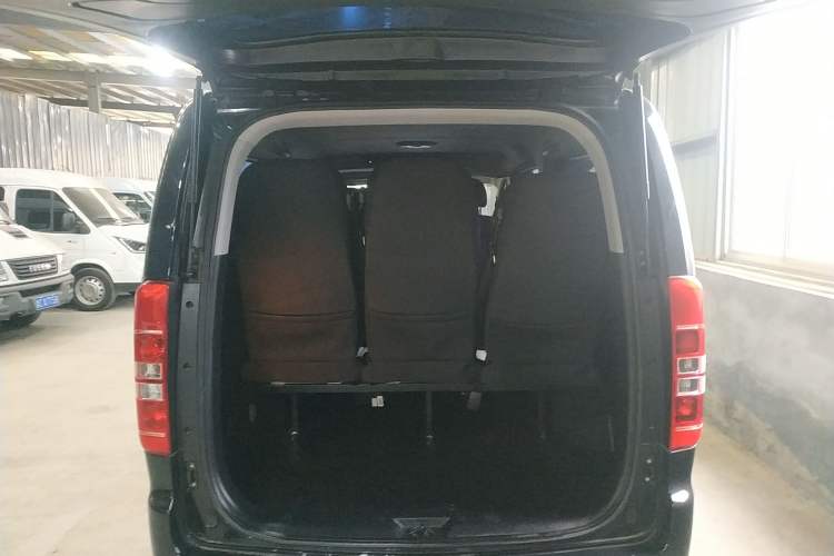 Used JAC Refine M3 2019 PLUS Maker Edition 1.8L Luxury Smart Model with 9 Seats Trunk