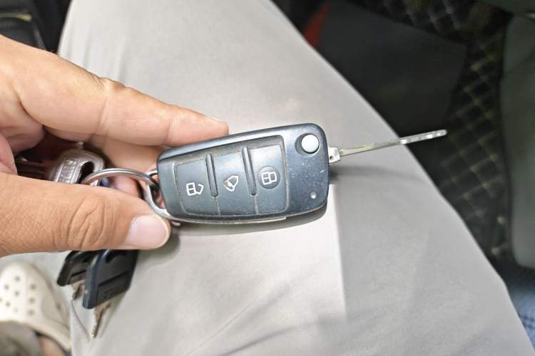 Used JAC Refine M3 2019 IKEA Edition 1.8L Luxury Smart Model Vehicle Key