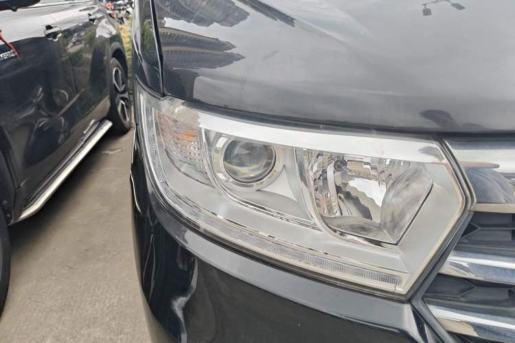 Used JAC Refine M3 2019 IKEA Edition 1.8L Luxury Model Right Front Headlight