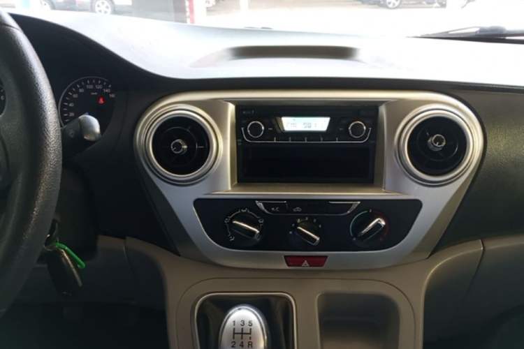 Used JAC Refine M3 2019 PLUS Maker Edition 1.8L Luxury Model Audio And AC Panel