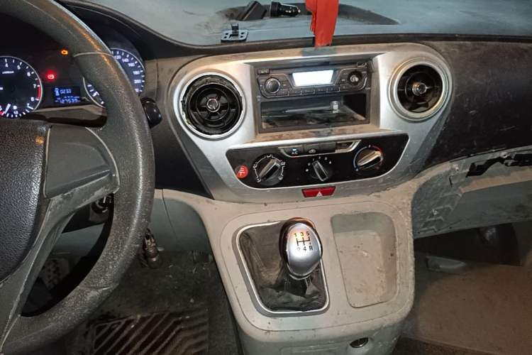 Used JAC Refine M3 2019 1.8L 5-Seater Express Edition Audio And AC Panel