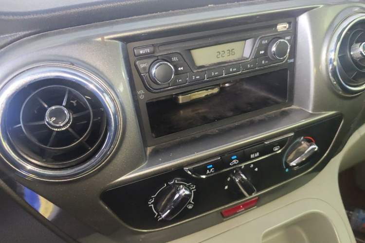 Used JAC Refine M3 2019 IKEA Edition 1.6L Luxury Model Audio And AC Panel