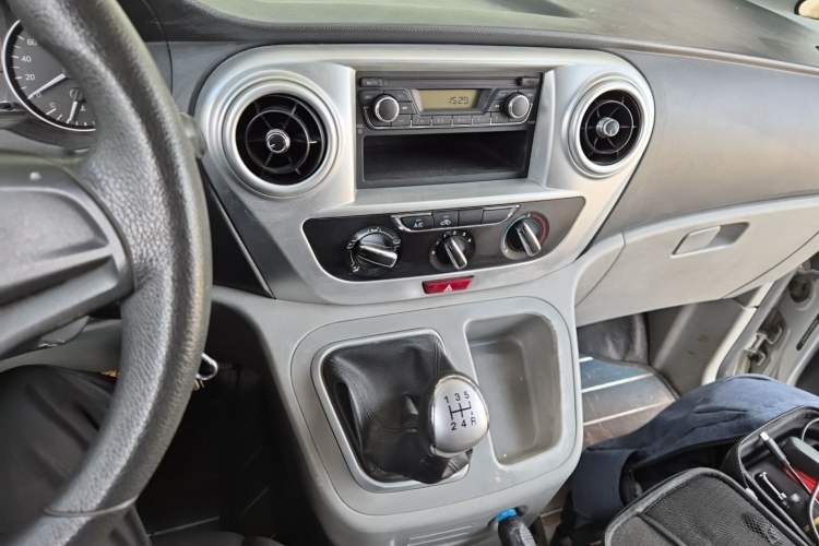 Used JAC Refine M3 2019 Creator Edition 1.8L Luxury Model Audio And AC Panel