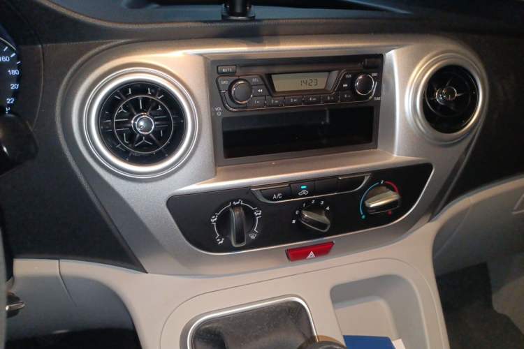 Used JAC Refine M3 2019 1.8L 2-Seat Shuttle Version Audio And AC Panel