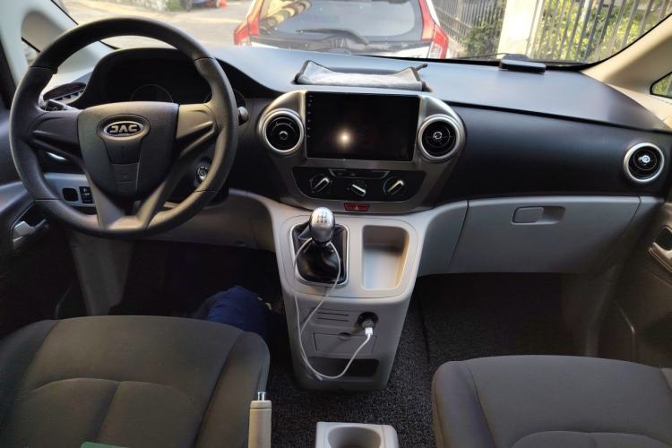 Used JAC Refine M3 2019 Creator Edition 1.8L Luxury Model Center Console